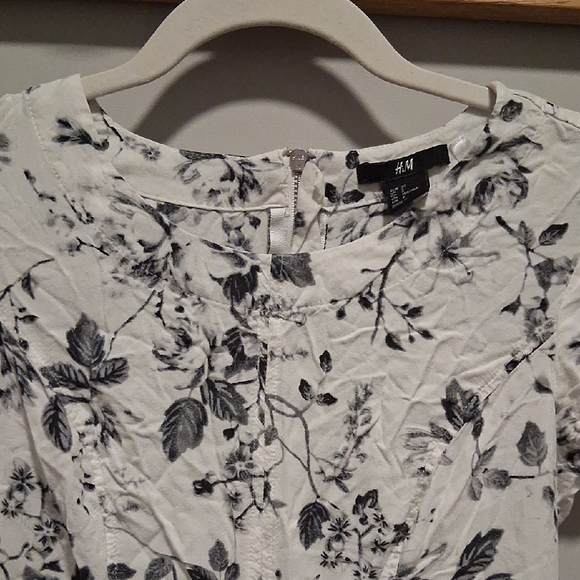 US Size 2 H & M Black And White Floral Print Short Sleeve Dress - Picture 6 of 12